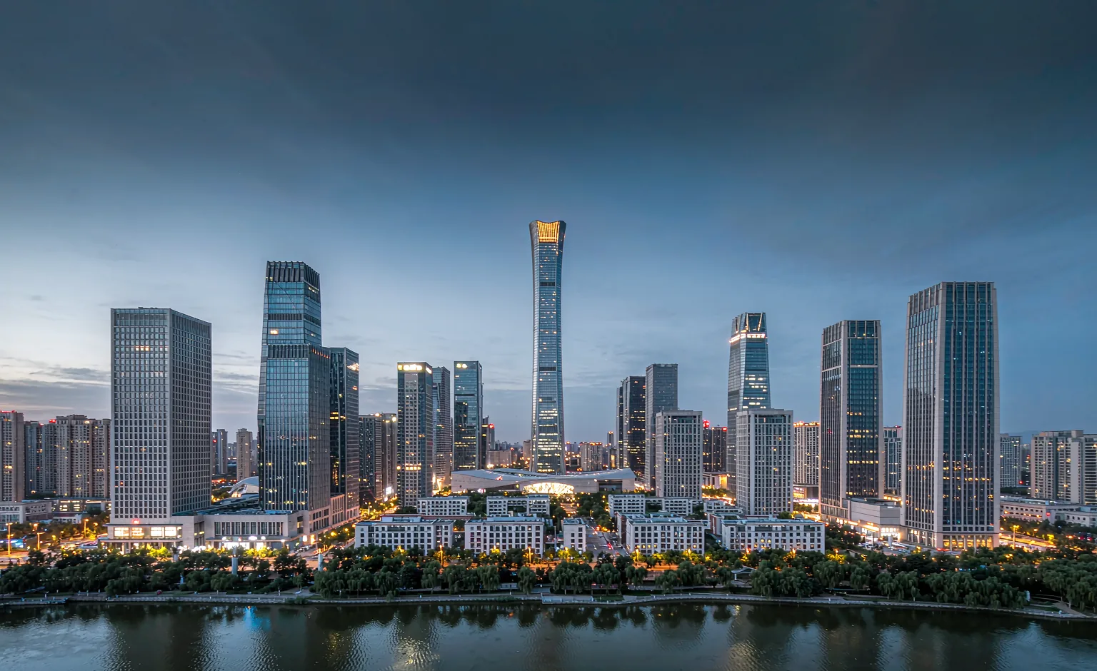郑州网站建设公司 城市CBD蓝调实景